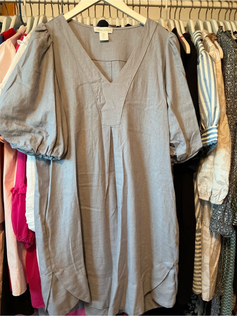 Cynthia Rowley Light Gray Puff-Sleeve V-Neck Dress size medium
